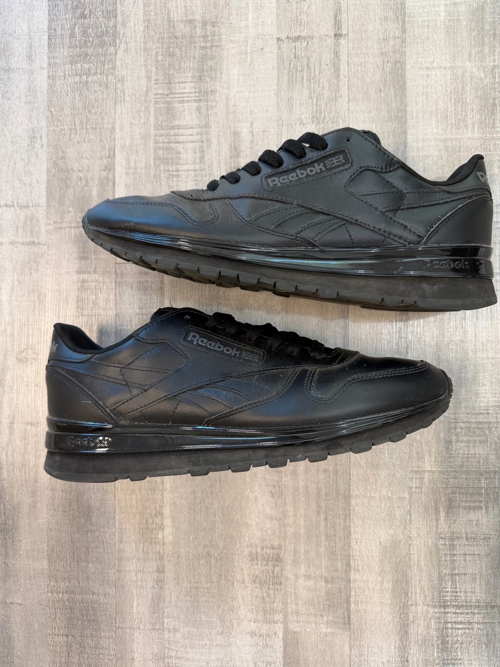 Reebok Classic Harman Run Black Leather Sneakers Men’s Size 9.5 Triple Black